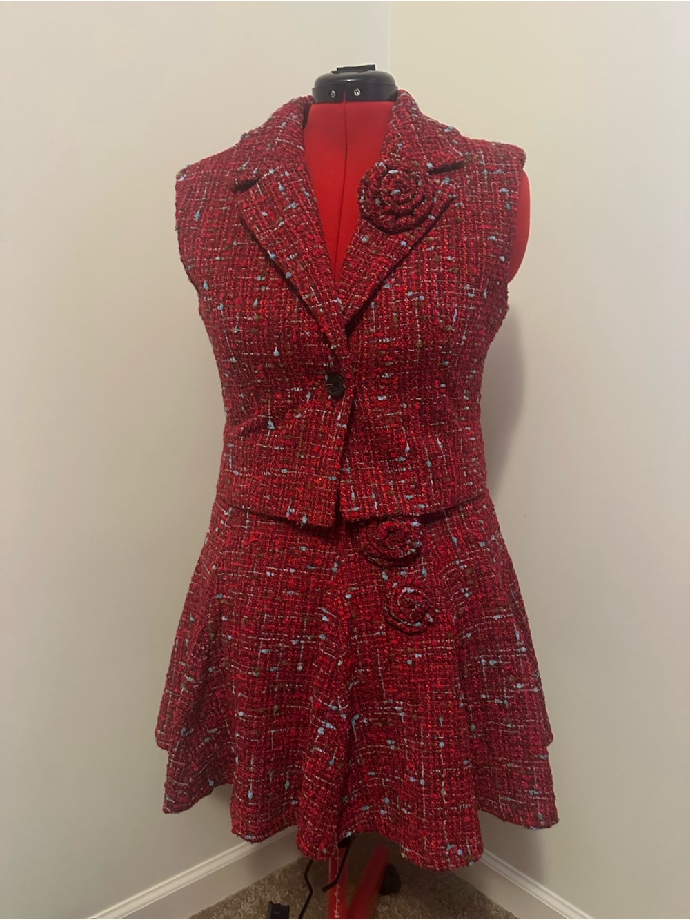 Avec Les Filles Red Tweed Two-Piece Vest & Skirt Set size M